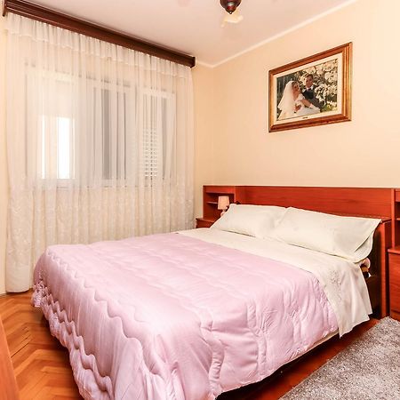 Guest House Darka Bijela Bagian luar foto
