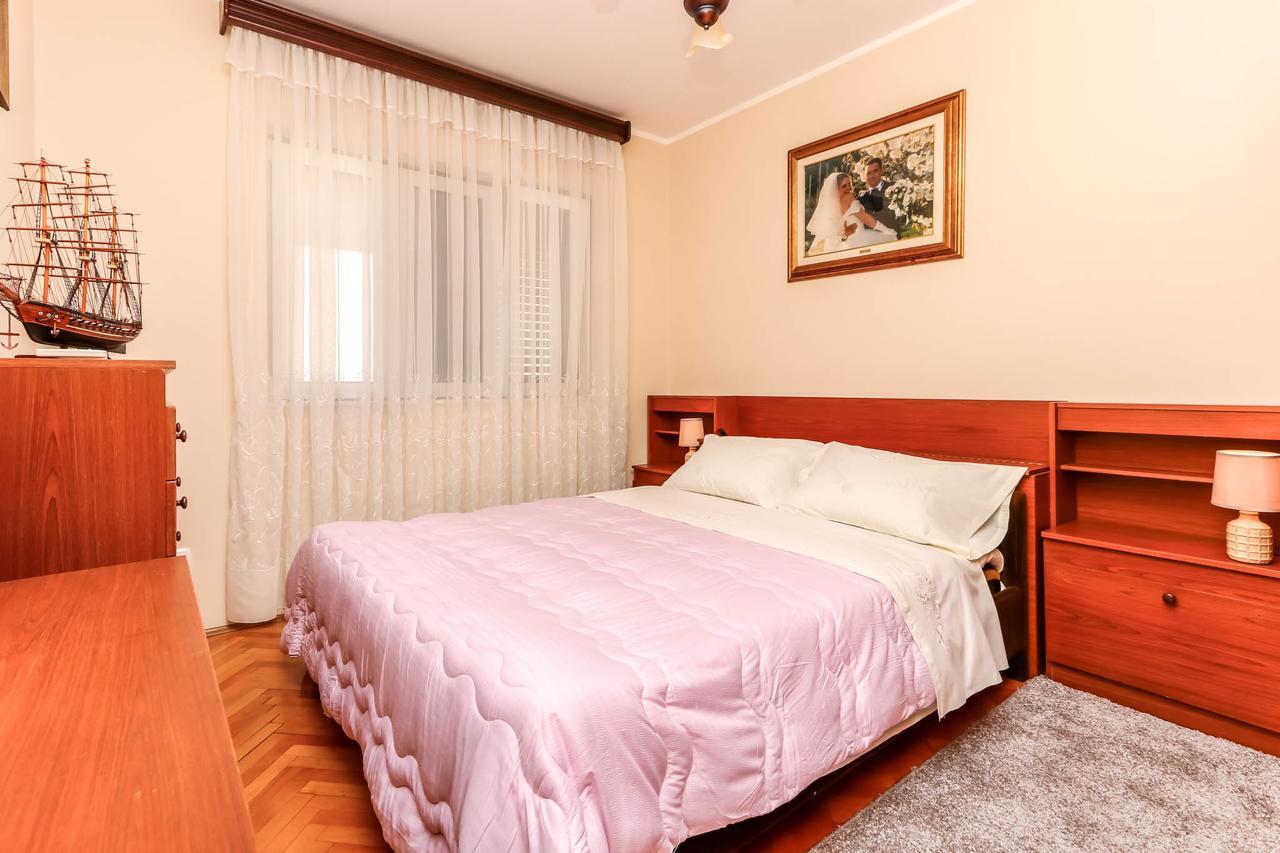 Guest House Darka Bijela Bagian luar foto
