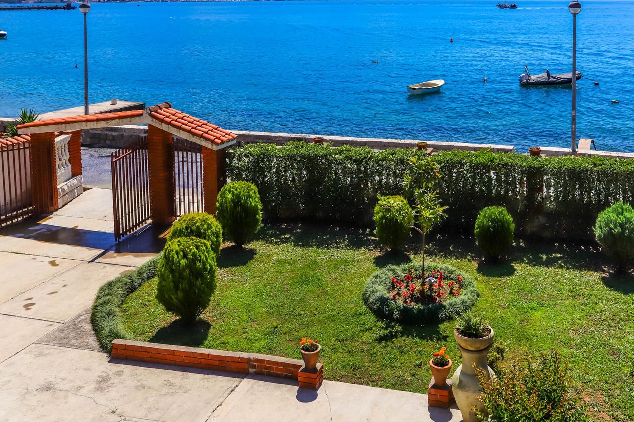 Guest House Darka Bijela Bagian luar foto