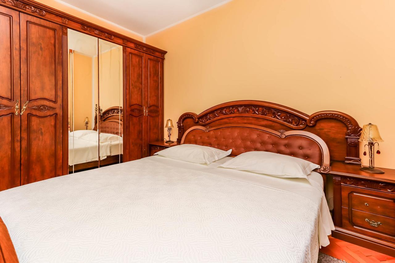 Guest House Darka Bijela Bagian luar foto